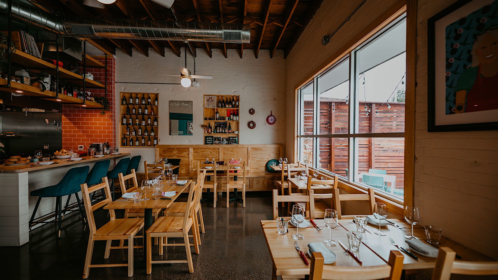 The dining room at Cafe Mamo